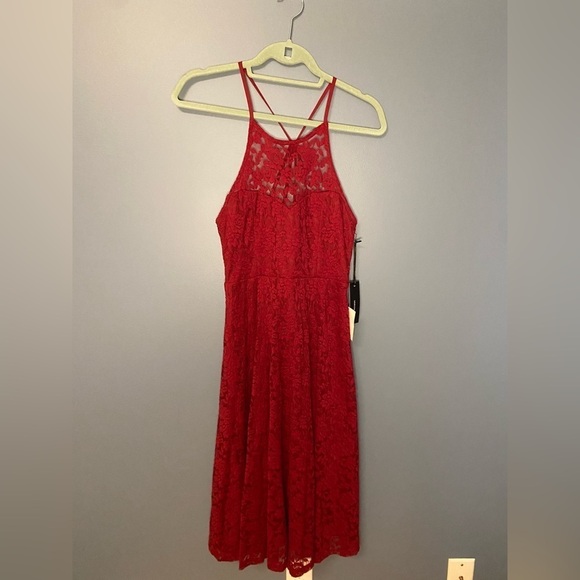 Lulu's Red Lace Midi Fit Flare Open Back Dress sz Medium - Picture 1 of 6